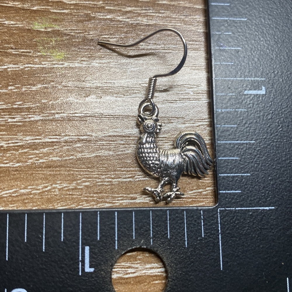 New Antiqued Silvertone Rooster Earrings - Picture 2 of 3